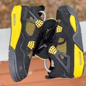 Air Jordan 4 “ Thunder “